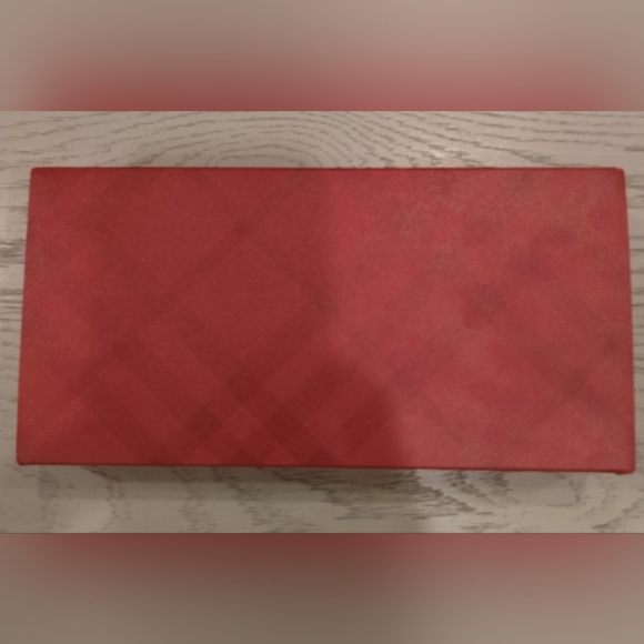 🚨Burberry Star Decor❤️ - Picture 5 of 5